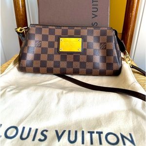 Pochette Eva Damier Ebene Cross Body Bag